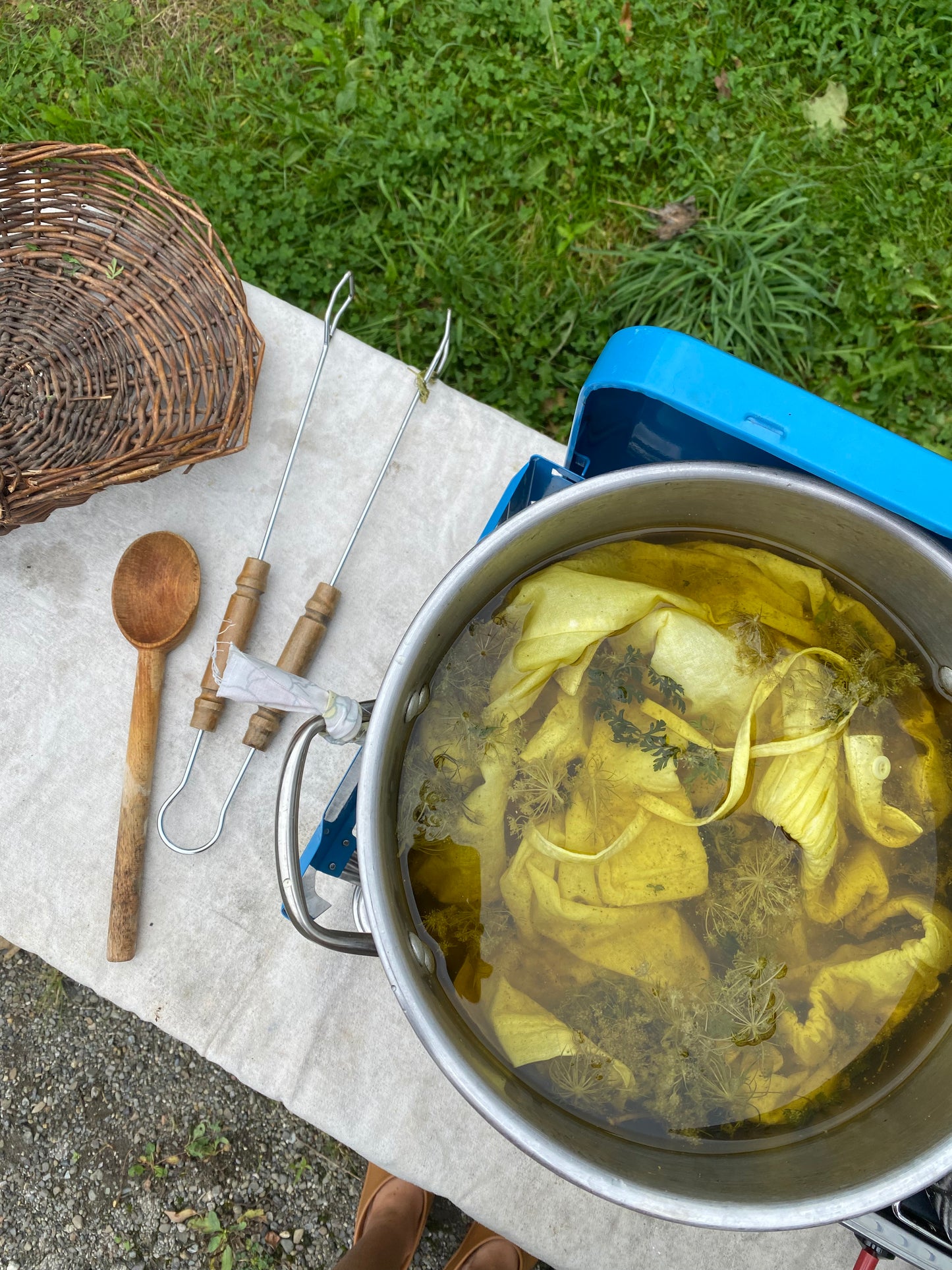Natural Dyes with Kitchen Scraps with Jamie Lyn Kara | May 19, 1-3:30pm at Troutbeck